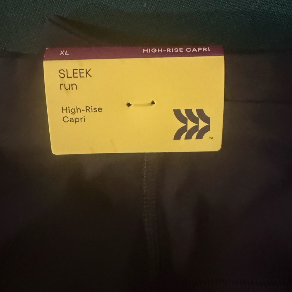 all in motion Black Performance Capri Leggings with Zip Pocket - Picture 3 of 5